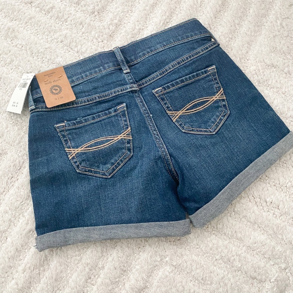 NWT! Abercrombie Kids Girls 9/10 Midi Denim Shorts - Picture 2 of 4